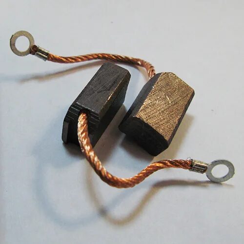 щетки моторчика печки volvo fl6. щетки печки. щетки печки. Arusf 105 щетки для двигателя. щетки печки пассат б5.