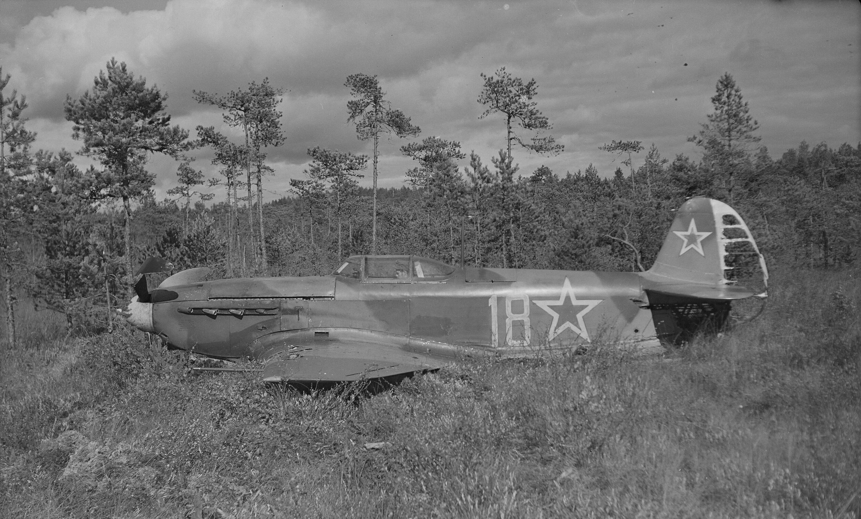 Советские самолеты 1941. Як-1 1941. Финский военный архив sa-kuva. Як 9 ВОВ. Як 9 1941.