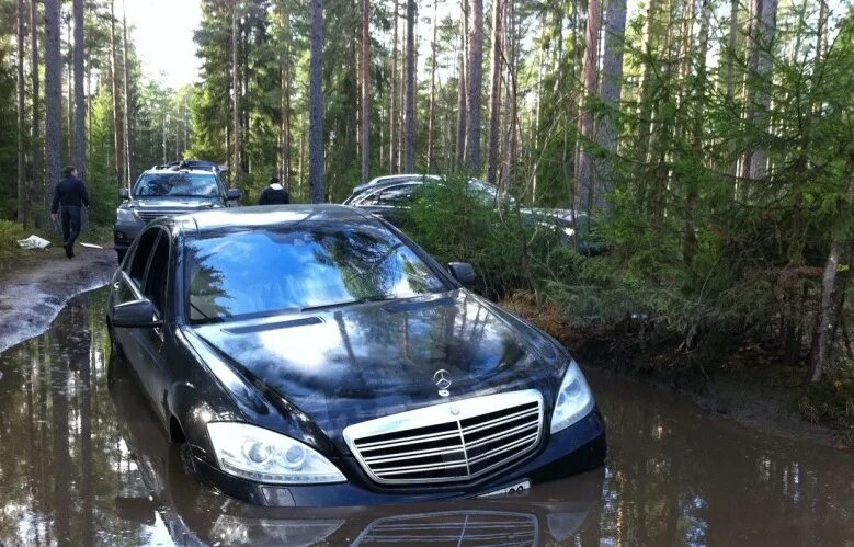 Утопили майбах. Maybach 62 2007. Утопили майбах. Майбах утонул в москве. Утопили майбах.