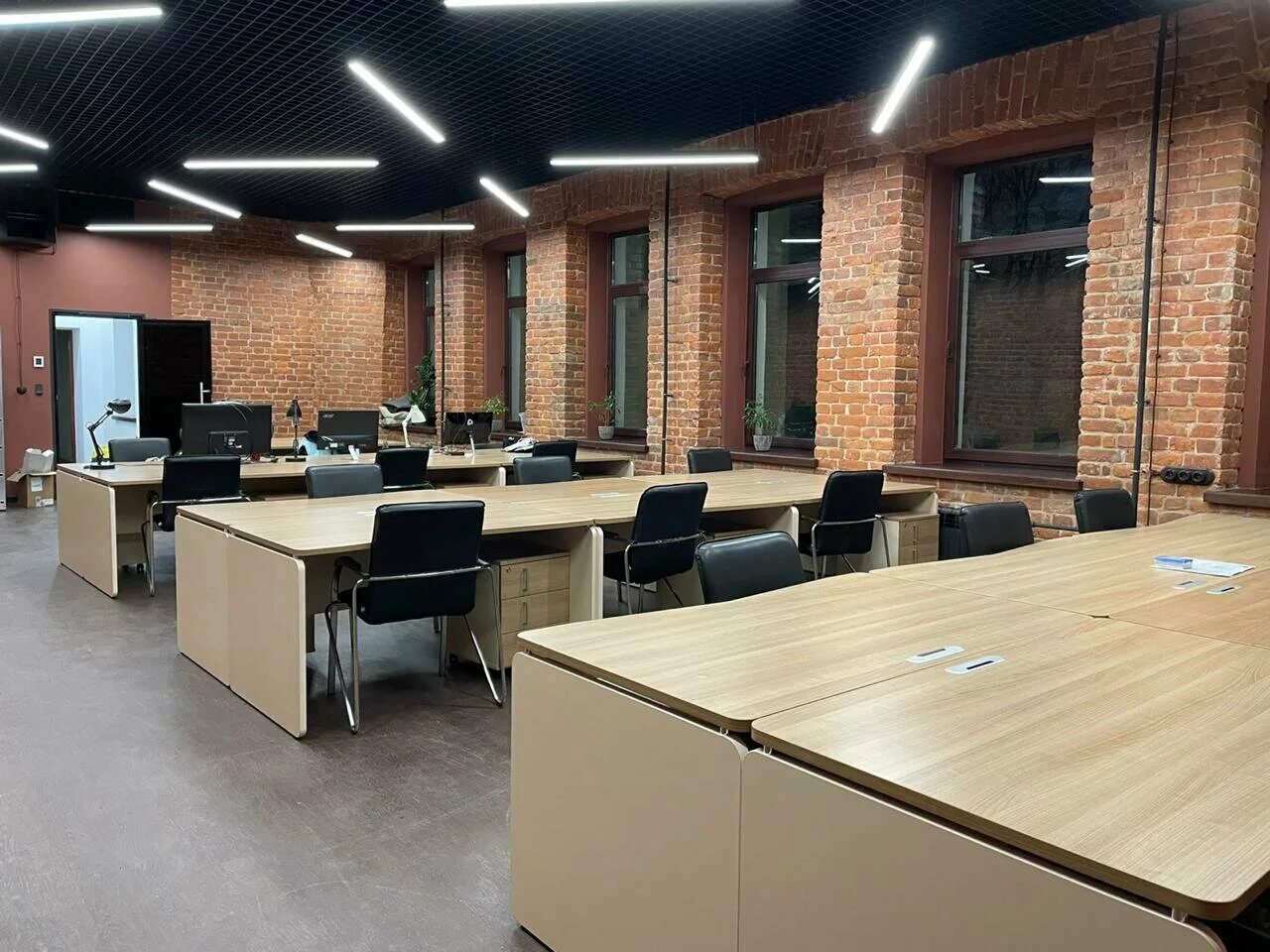 вакансии в бизнес центрах спб. лермонтовский проспект 35 санкт-петербург. офис 415 бизнес-центр оптима. пулковское шоссе 40к4 бц технополис. Mezon plaza, санкт-петербург.