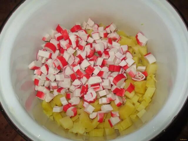 картофель с крабовыми палочками рецепт