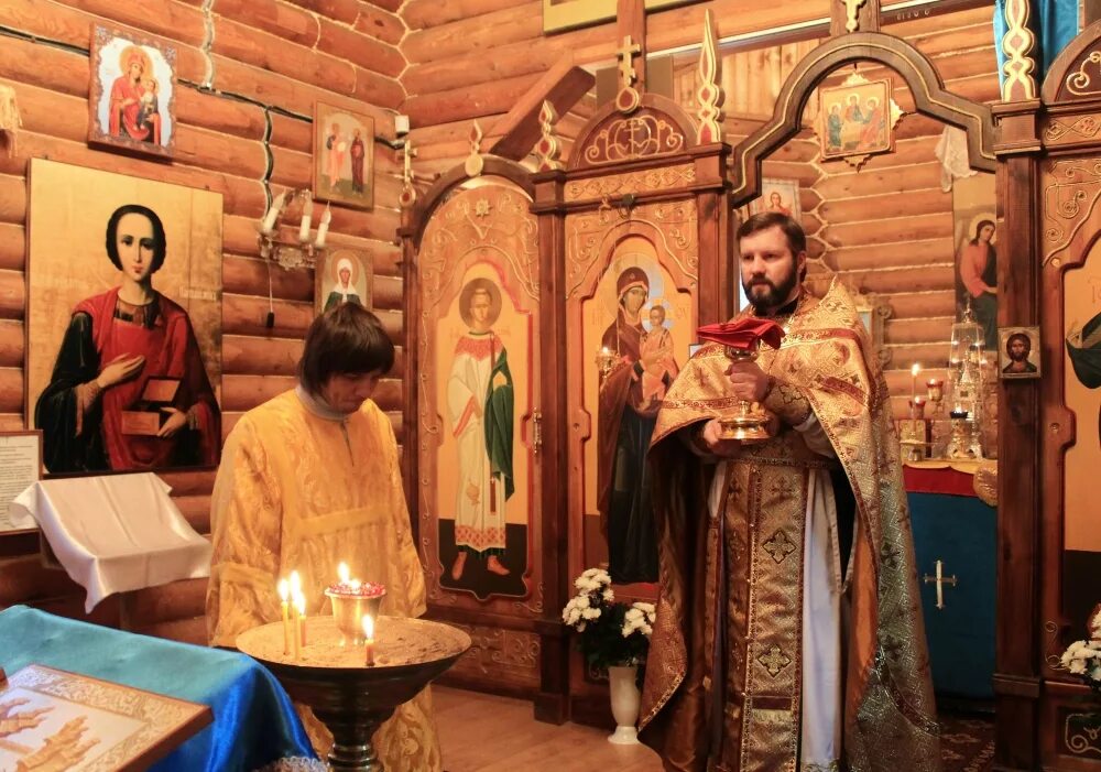 график службы в церкви. расписание служб свято никольский собор. храм святителя иннокентия расписание богослужений. энгельс свято троицкий храм расписание. расписание служб в храме.