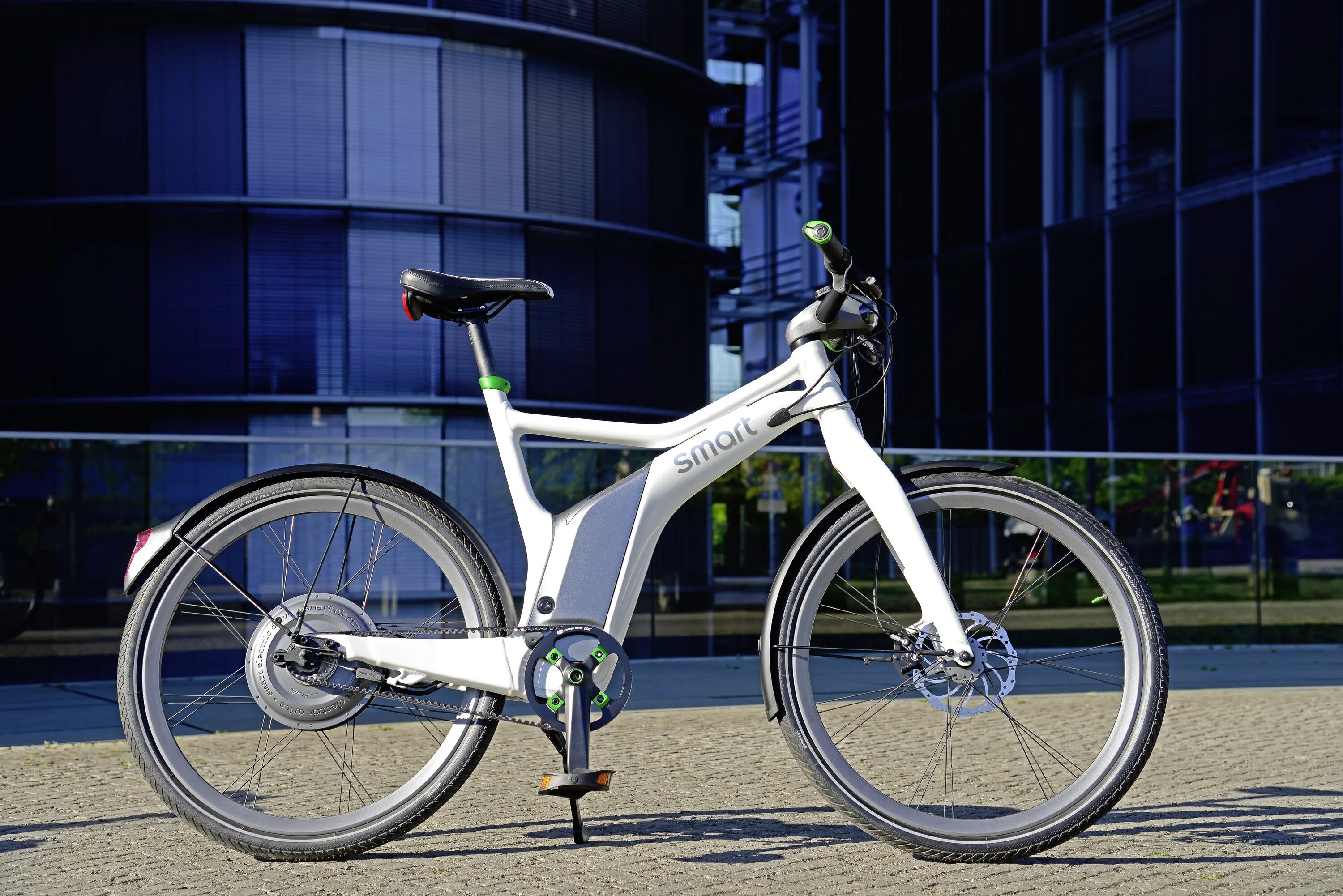 Высокий велик. Mercedes-Benz Smart ebike. Mercedes-Benz Smart e-Bike. Mercedes-Benz Hybrid e-Bike. Smart e -Bike велосипед.
