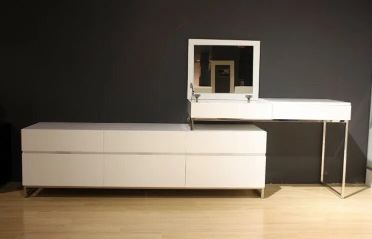 тумба под телевизор с туалетным столиком в спальню. тв тумба подвесная. туалетный столик с тв тумбой. туалетный столик с тв тумбой. подвесная консоль под телевизор с туалетным столиком.