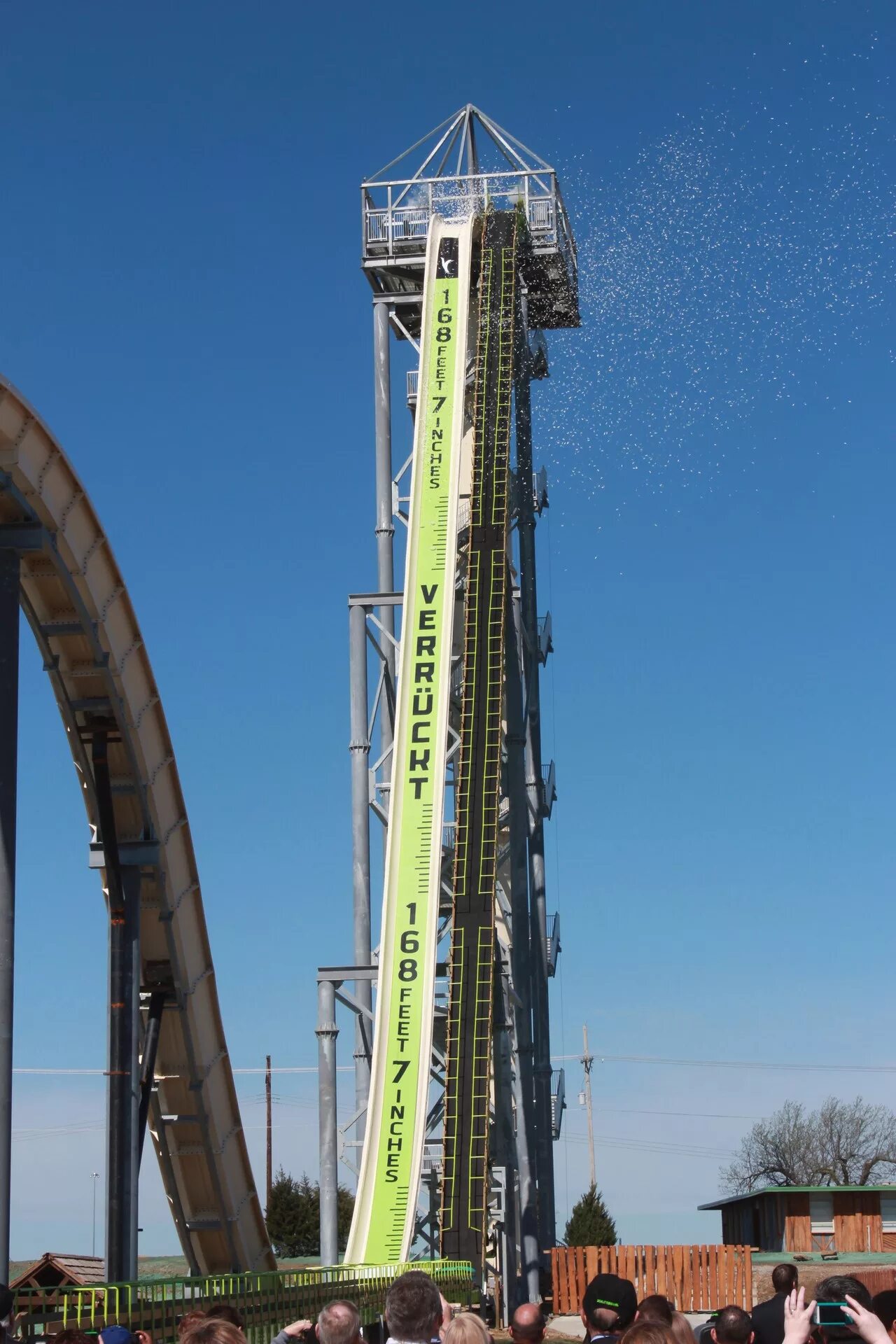 Большие горки волга. Водная горка Verruckt. Горка Verruckt в Канзас-Сити. Самая большая горка в аквапарке в мире. INSANO самая высокая водная горка.