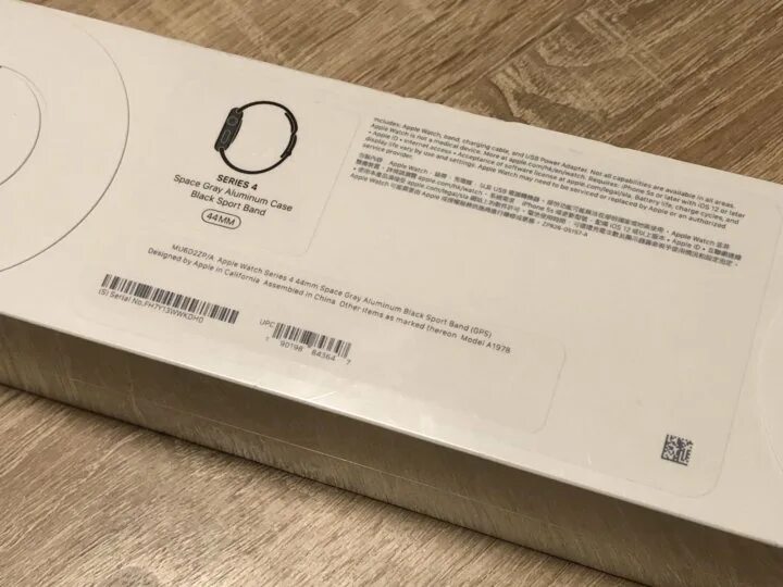 Эппл вотч 6 оригинал. Коробка эпл воч сириес 6. Оригинальная коробка apple watch. Оригинальная коробка apple watch. Упаковка эппл вотч 6.