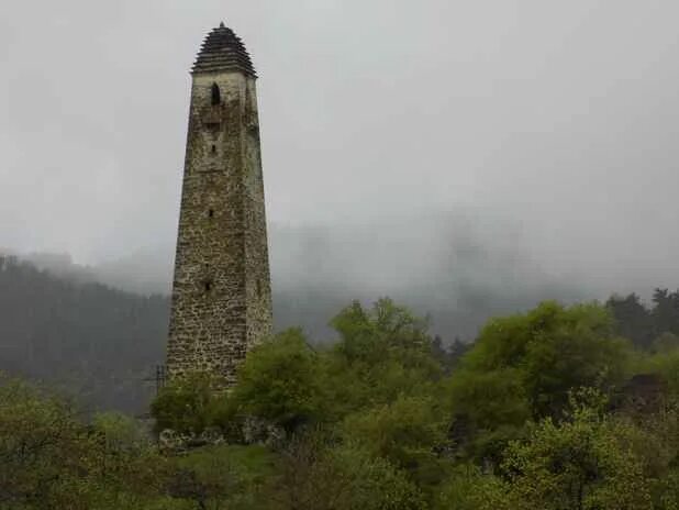 Родовые башни. Башня цаллаговых. башня цаллаговых в северной осетии. родовые башни цаллаговых. башни галаевых.