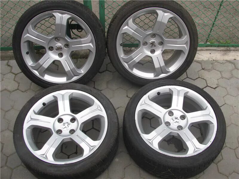 Диски пежо р18. Peugeot 308 r18. Литьё пежо р17. Диски пежо 207 r16. Диски пежо р.