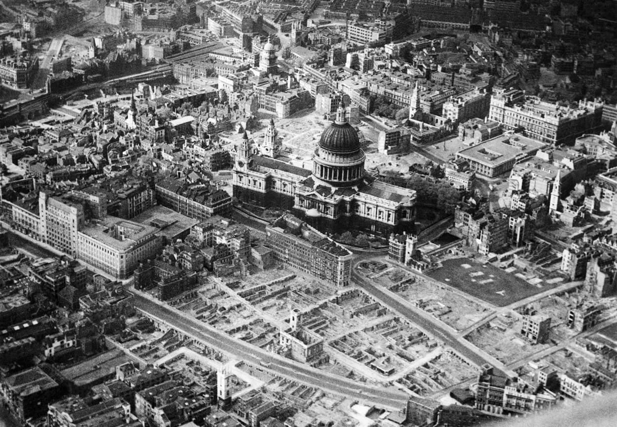 St Paul's Cathedral London после войны.