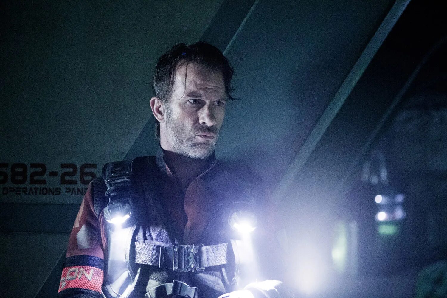 Пространство (сезон 1-5) lostfilm. Кристен хагер экспансия. Уэс чэтэм expanse. Пространство сериал 2015. Джеймс кори пространство сериал.