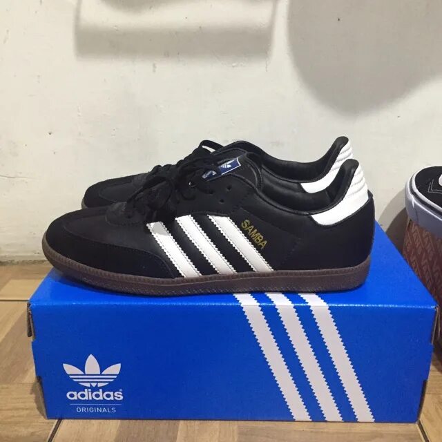 Кроссовки адидас вьетнам. Адидас адидас made in Vietnam. Adidas Samba Black. Кроссовки адидас made in Vietnam. Адидас Самба черные оригинал.