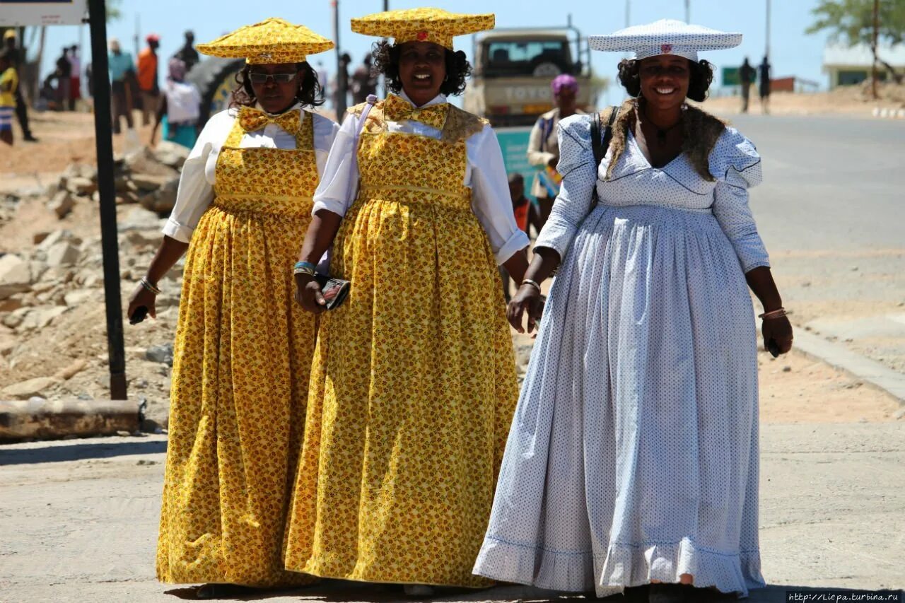 гана западная африка. русские в намибии. национальная одежда зимбабве. национальная одежда мавритании. овамбо намибия.
