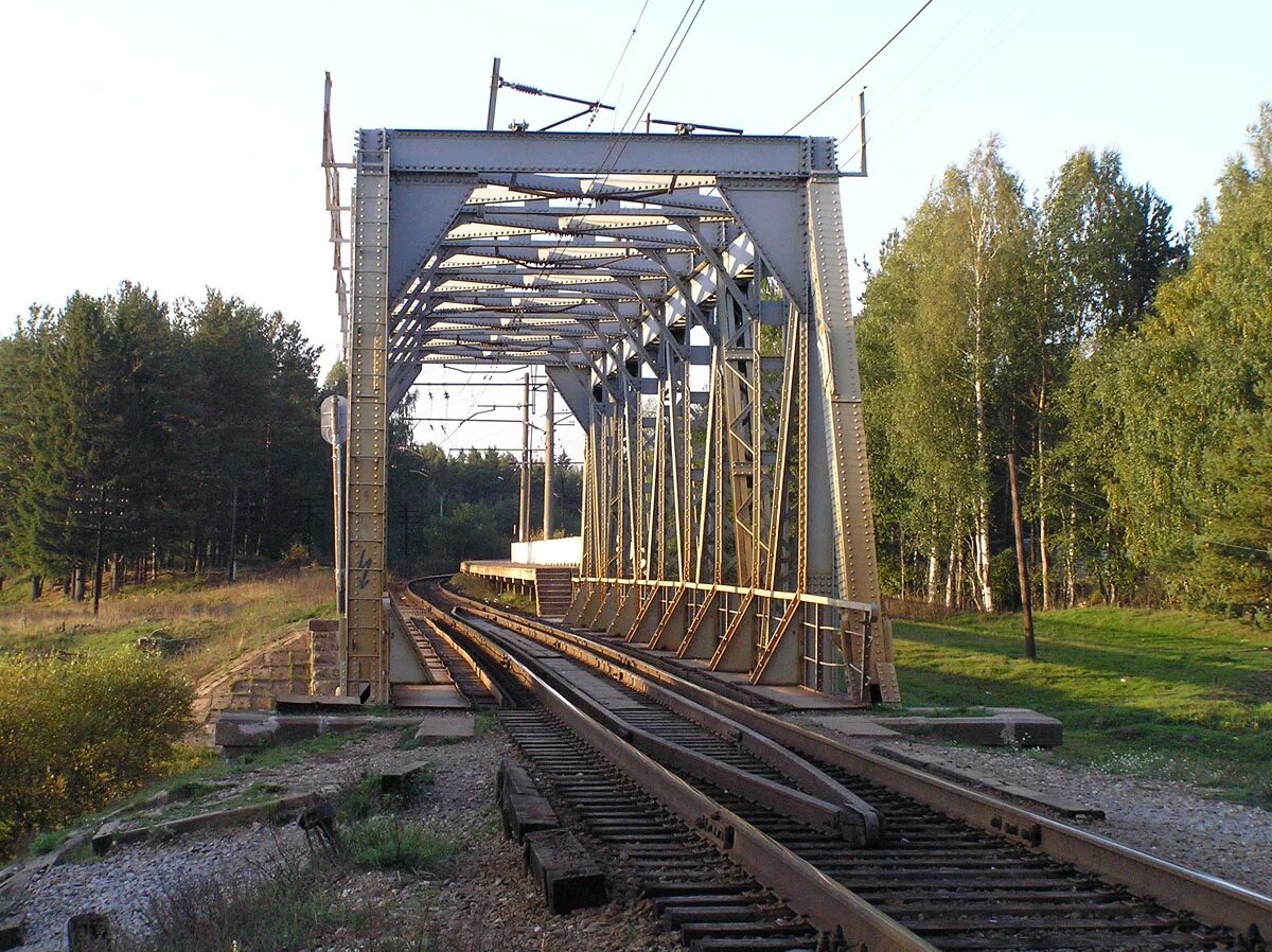 Биробиджан мост через реку бира. Керки республика коми. Жд вокзал мост кострома. Биробиджан жд мост через биру. Железнодорожный мост шексна.