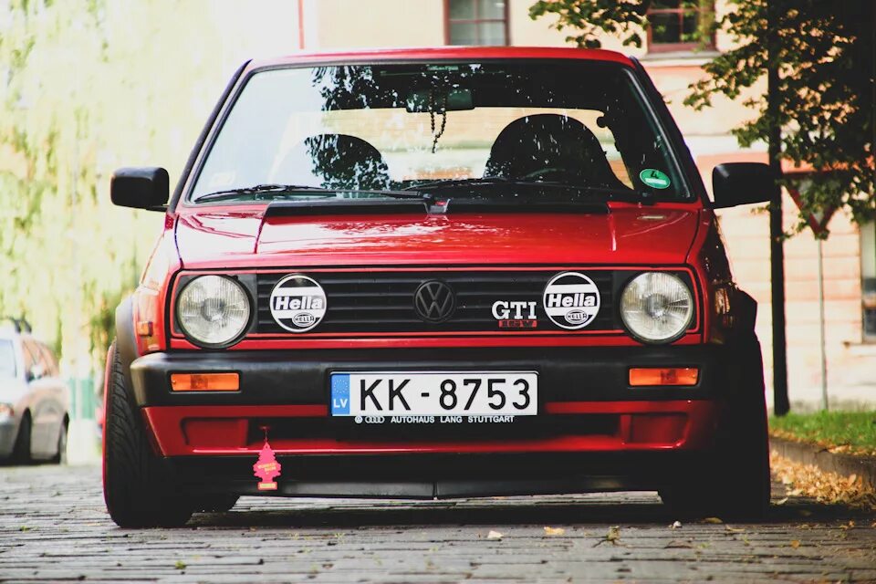 Гольф 2 масла. Volkswagen golf 2 red. гольф 2 gti красный. фольксваген гольф 2 красный. volkswagen golf mk2 арлекино.