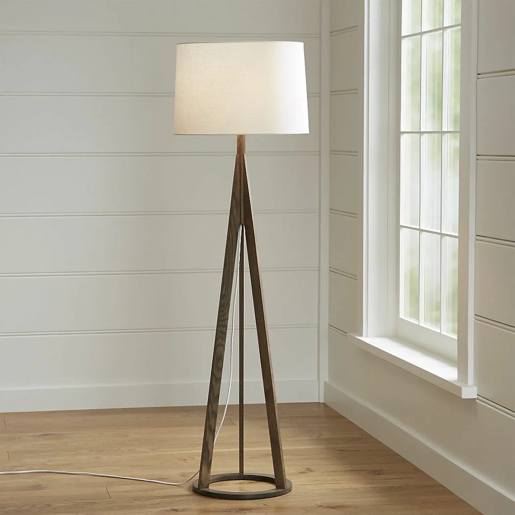 Торшер это. Crate and Barrel торшер. Торшер syridine Floor Lamp. Crate & Barrel gleam Crystal Shade Floor Lamp. Лампа настольная Crate Barrel.