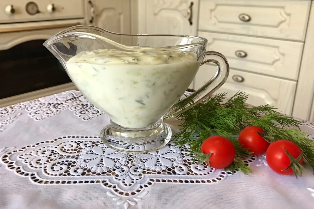 как сделать соус для греческого. приготовление заправки для греческого салата. греческий соус синий. как сделать соус для греческого. соус для греческого салата.