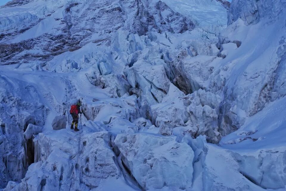 Ледник ронгбук. Ледопад. Ледопад. Ледопады сахалин. Ледник кхумбу движение.