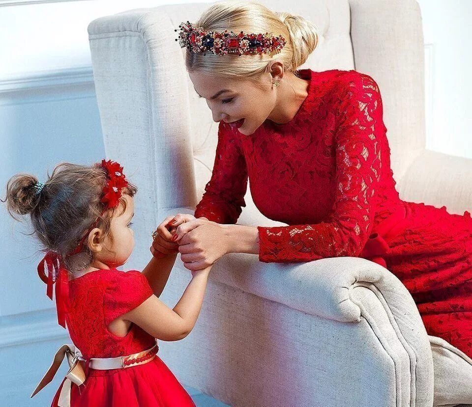 Дочка самый лучший подарок. Мама и дочь. Комплименты дочке от мамы. Рождение дочери это комплимент от бога. Дочь это комплимент женщине от бога.