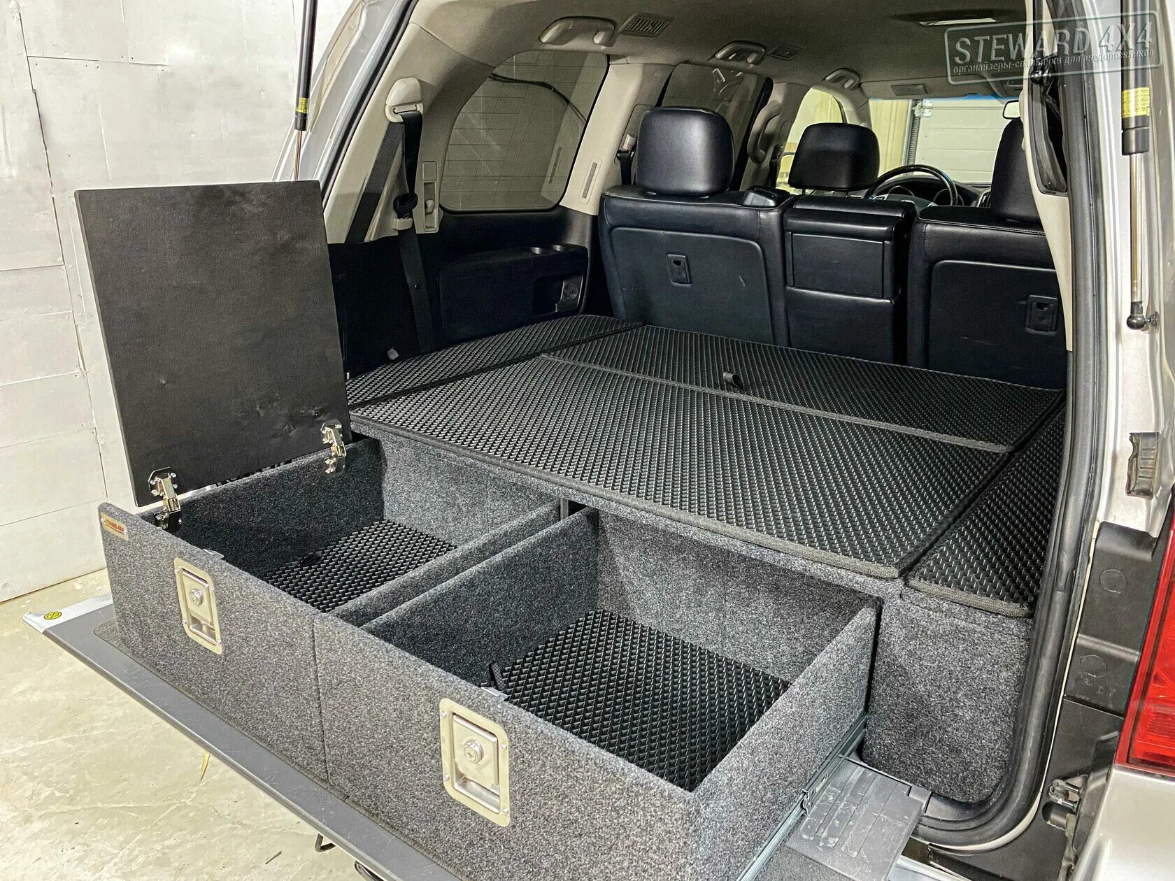 Спальник органайзер в багажник. Органайзер в багажник тойота прадо 120. Спальник в багажник lexus lx570. Спальник в багажник на mitsubishi pajero sport. Спальник в багажник land rover discovery 4.