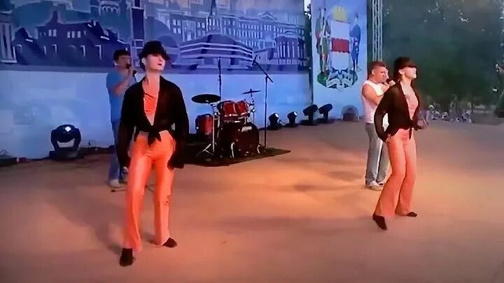 Девушка из клипа разорви. Рви душу. Не рви мне душу. Владимир ухтинский песня костер. Песня не рви мне пойми.