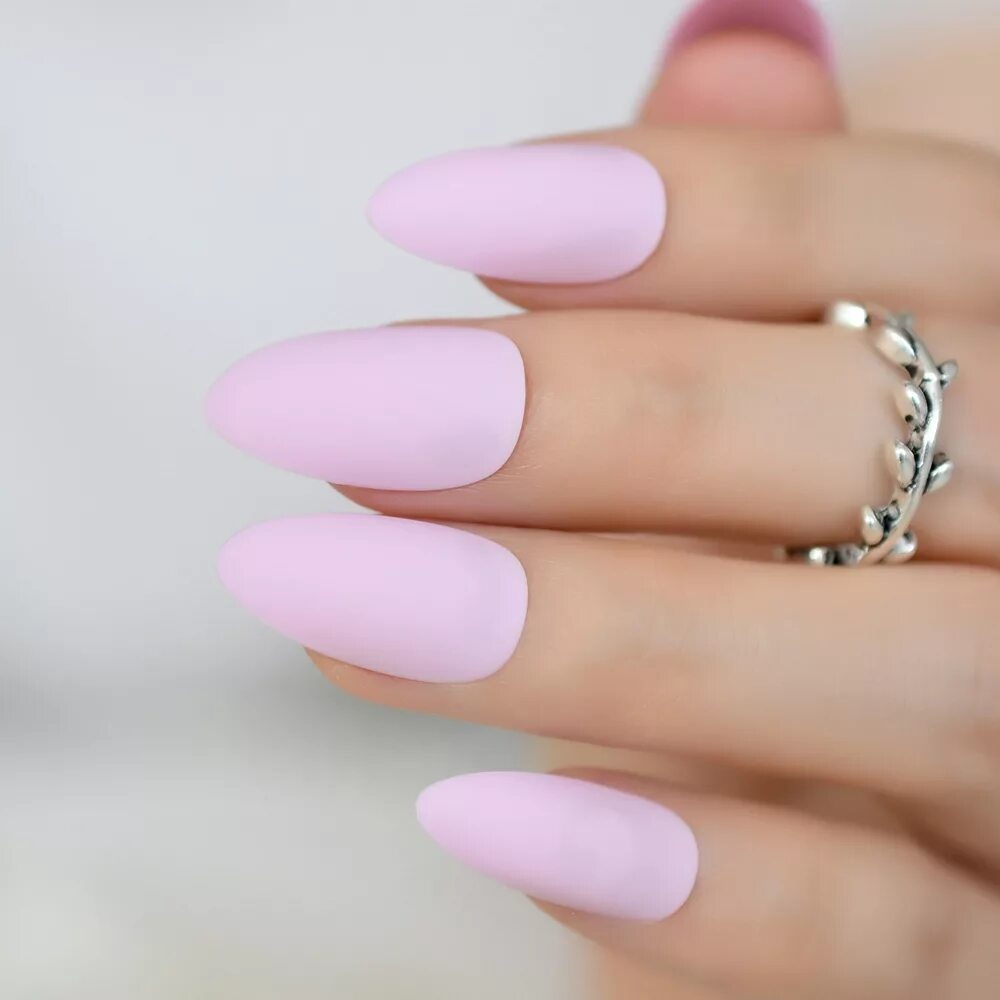 светло розовые ногти. нежный маникюр в розовых тонах. светло розовые ногти. маникюр бледнотрозовыц. нежно розовые ногти.