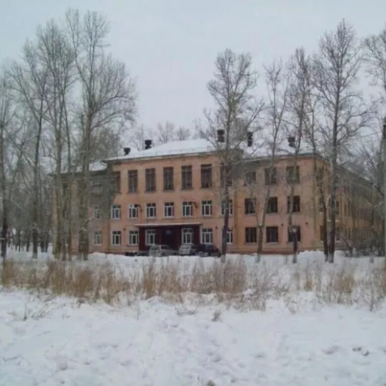 Усолье сибирское машиностроителей 11 фото. 15 школа усолье сибирское. Школа номер 2 усолье сибирское. 15 школа усолье сибирское. 12 столовая усолье-сибирское заброшка.