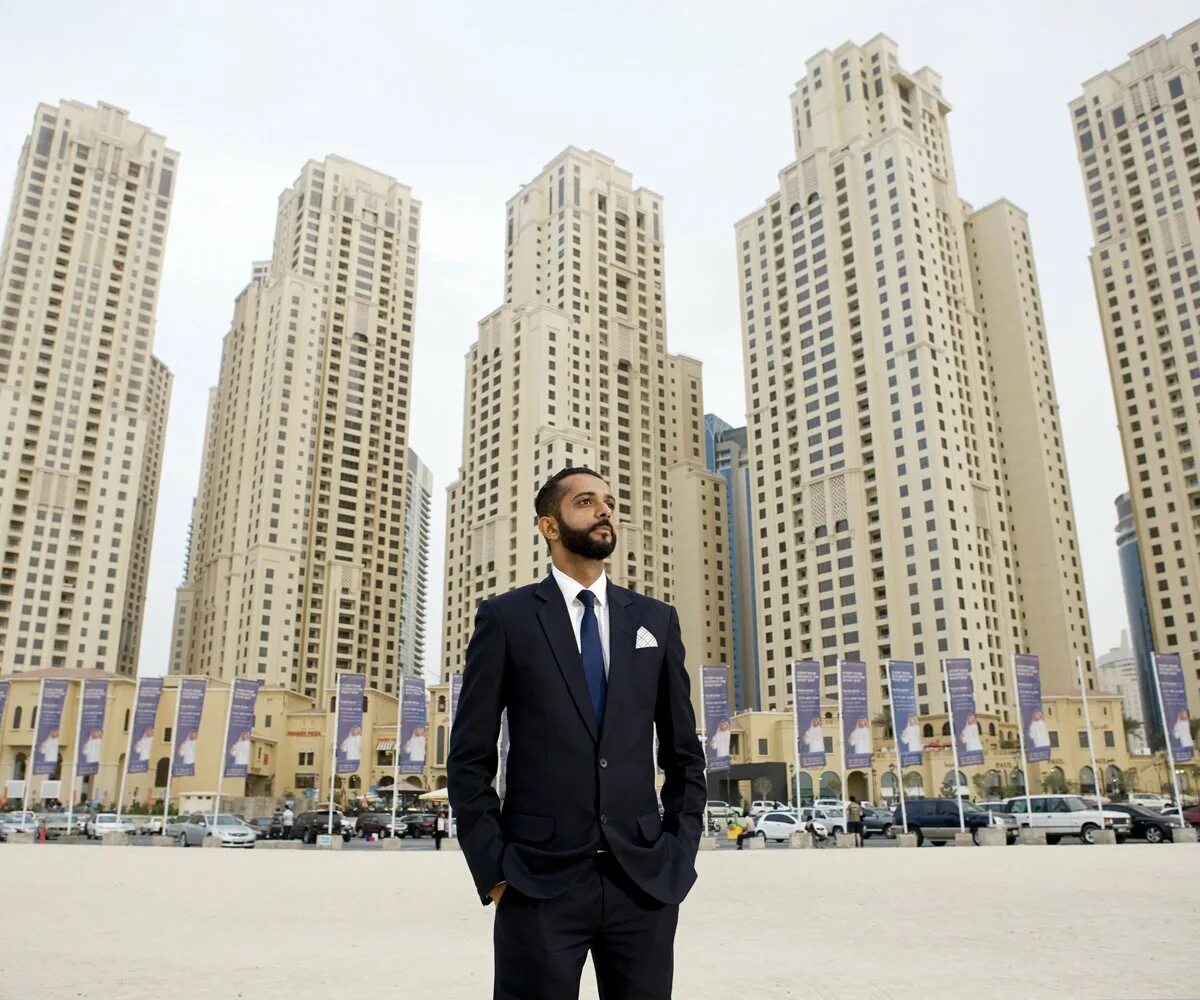 Уилл Смит на Бурдж Халифа. Дубай люди. Деловой костюм в ОАЭ. Эмираты богатые люди. Uae company