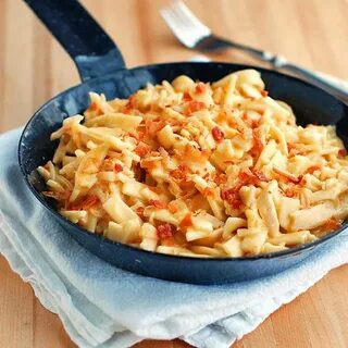 Курица с лапшой на сковороде