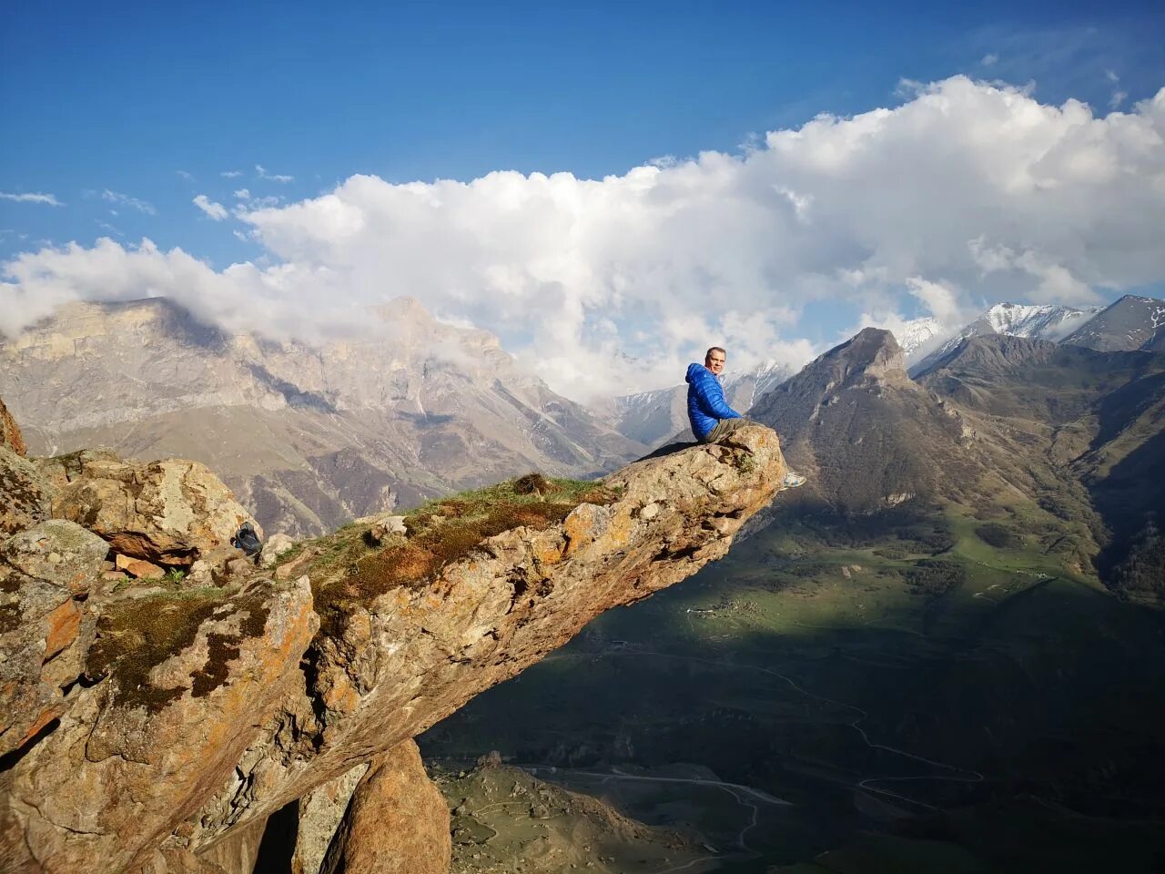 День черкесского языка. Язык тролля кабардино балкария. Кабардино-балкария. Кбр государственный язык. Чегемское ущелье.