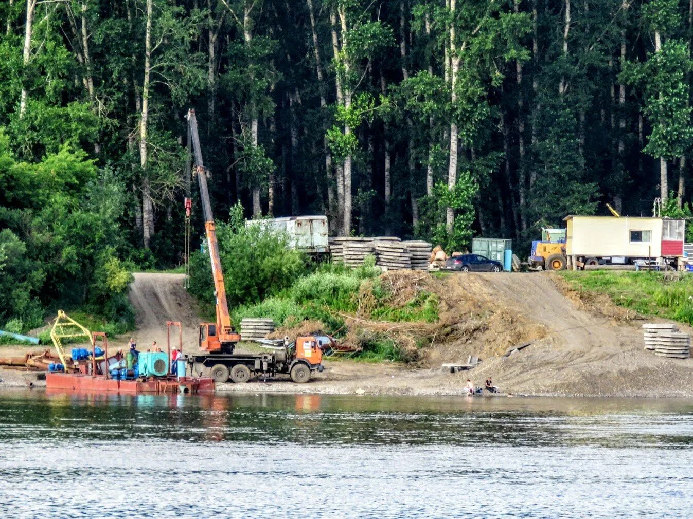 Озеро земснаряд. Земснаряд Томь. Остров Кемеровский. Шульгинка озеро.