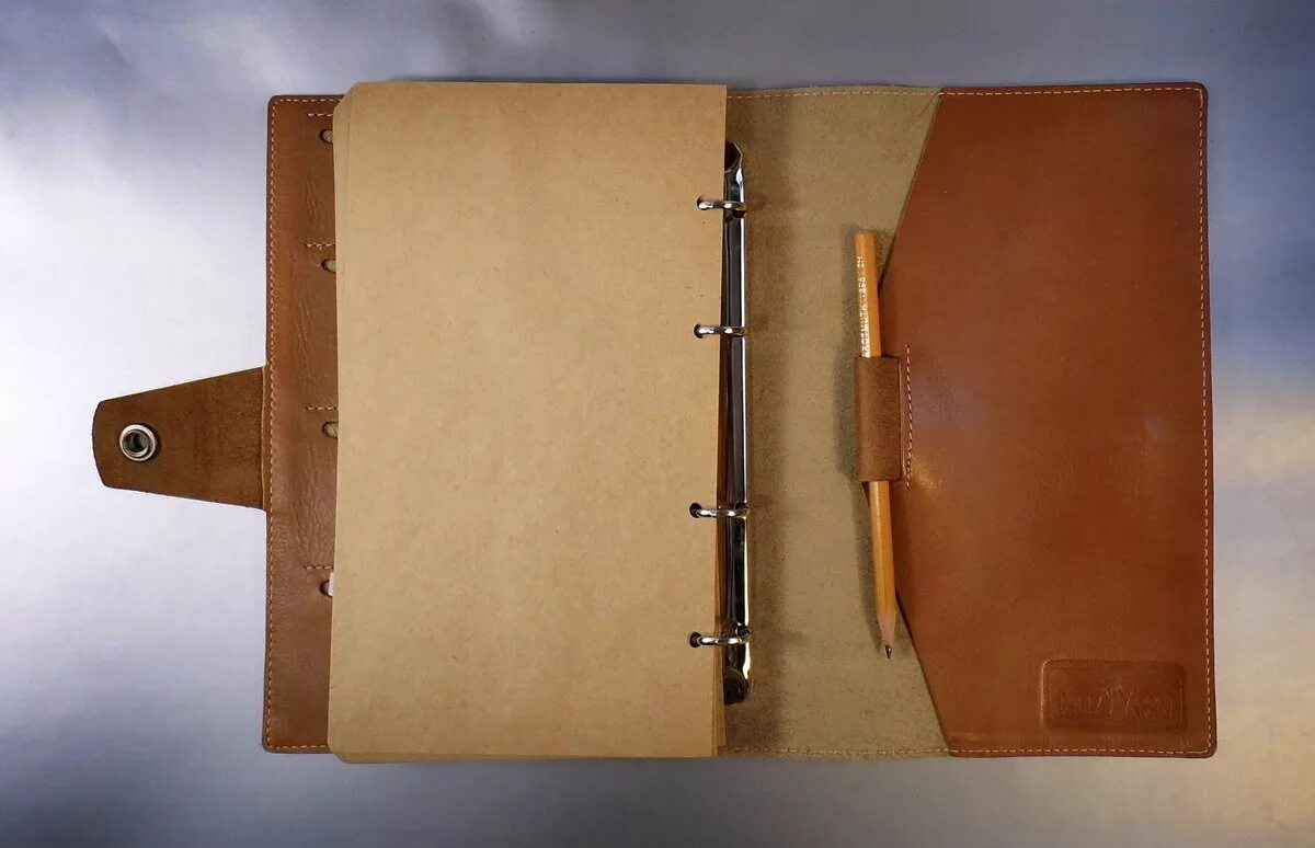 Ежедневник "viron" 21*15 см. Блокнот со сменным блоком на кольцах. Блокнот со сменный блоком. Тетрадь со сменным блоком attache,80л,клетка, а5, пвх. Как пользоваться сменными блоками.