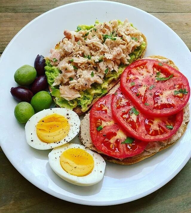 киви для похудения. фруктовый салат сверху. мексиканский соус с авокадо. авакардио. правильное питание фрукты.