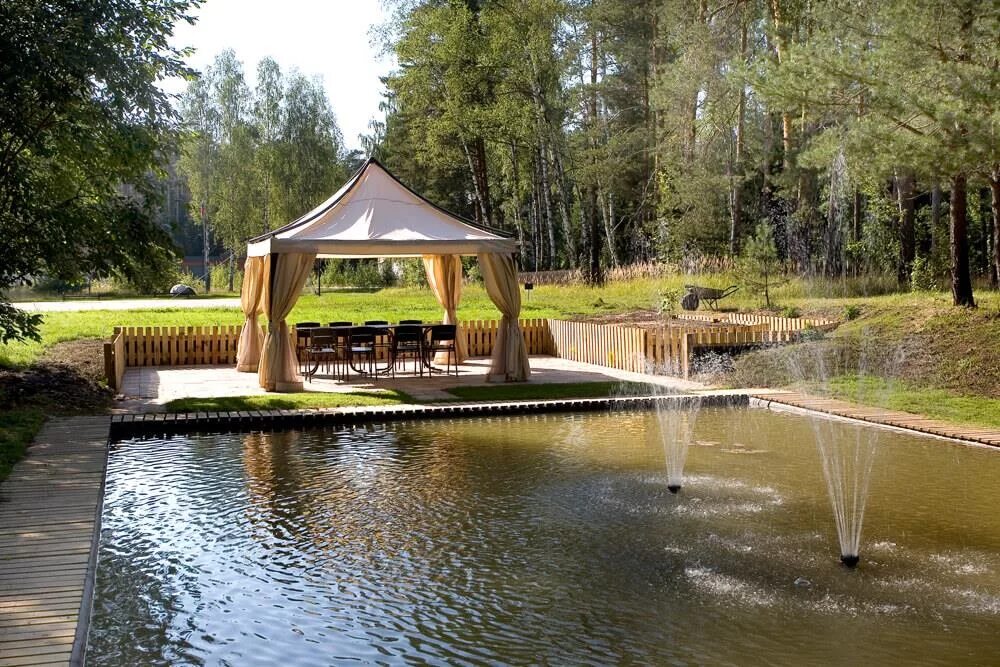 отдых рядом с москвой. база изумрудный лес московская область. клин изумрудный лес эко отель. фореста фестиваль парк чеховский район официальный. парк отель орловский орлово.