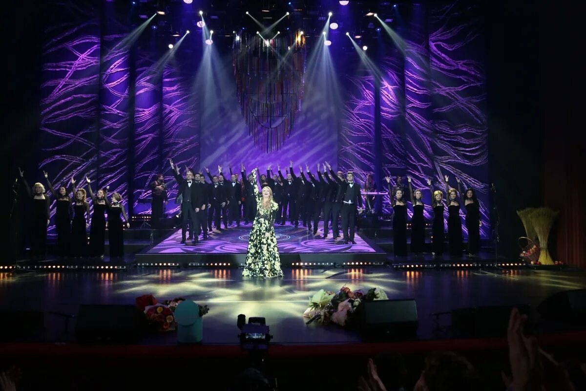 Концерт геликон опера. Музыкальный театр геликон опера. Геликон опера концерты. Концерт открытия в геликон опера. Бал маскарад геликон опера.