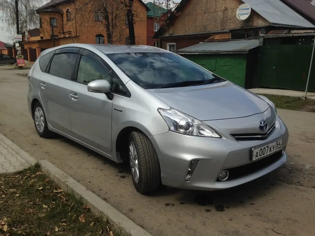Toyota prius 2011. Тойота приус 30 кузов. Toyota prius zvw30. Тойота приус гибрид 30 кузов. 30 й приус.