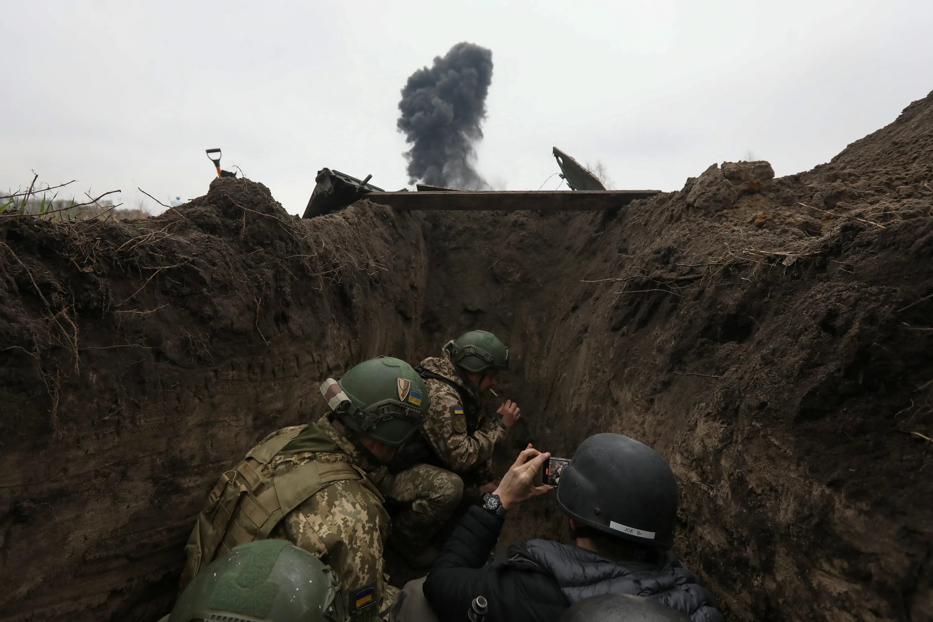 Что происходит на фронте украина россия. Украинские военные в бою. Саперы ВСУ.