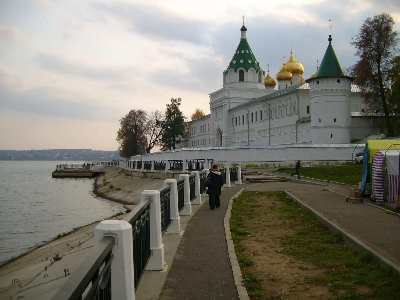 Ипатьевский монастырь режим работы. Ипатьевский монастырь кострома. достопримечательности костромы ипатьевский монастырь. ипатьевский монастырь кострома романовы.