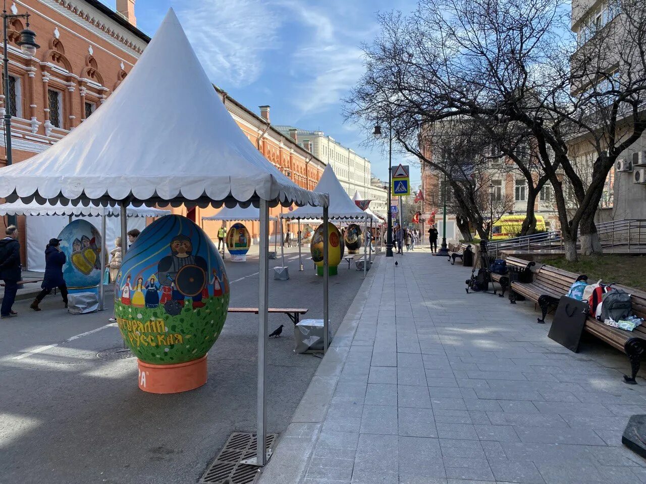 Вднх уличные артисты. Парк зарядье в москве. Цветочный джем 2022 москва. Массовое празднование. Фестиваль 85 года москва.