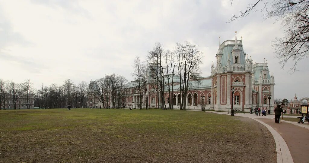 Царицыно шипиловская. Парк Царицыно Шипиловский. Парк Царицыно в марте. Царицыно в марте фото. Фото парк Царицыно в марте.