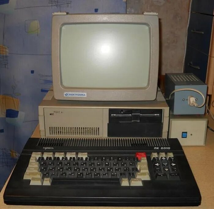Как назывались первые компьютеры в ссср. КУВТ Корвет пк8020/8010. Корвет ПК 8020. Бейсик Корвет компьютер. Корвет пк8010.