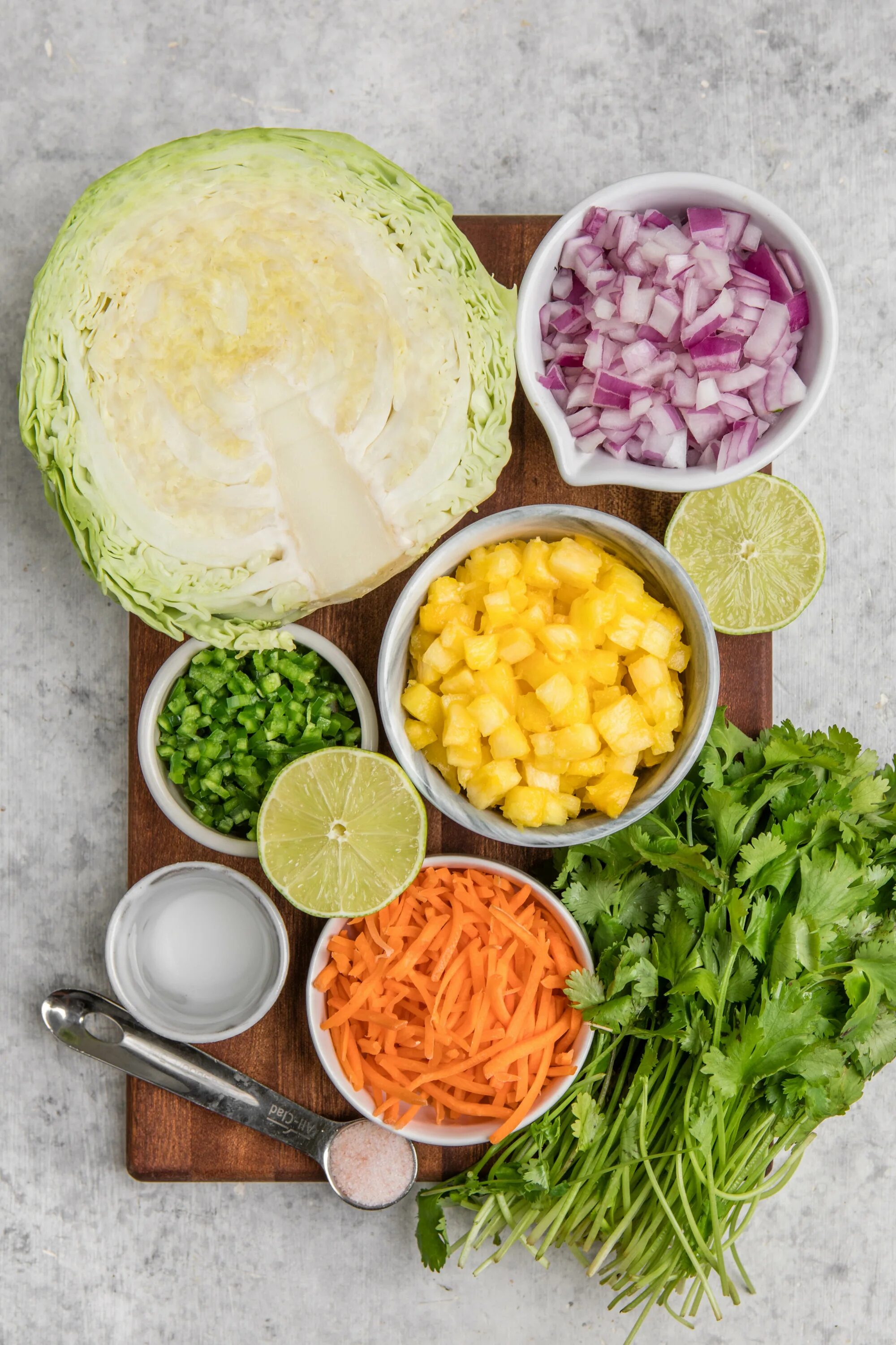 Рецепт вкусного салата для похудения. Салат овощ. Диетические салаты для похудения. Овощные салаты для похудения. Овощные салаты диетические.