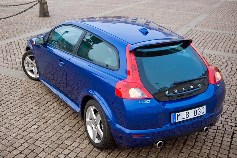 Сини 30. Volvo c30 Blue. Volvo c30 голубая. Volvo c30 синяя. Вольво с30 т5.