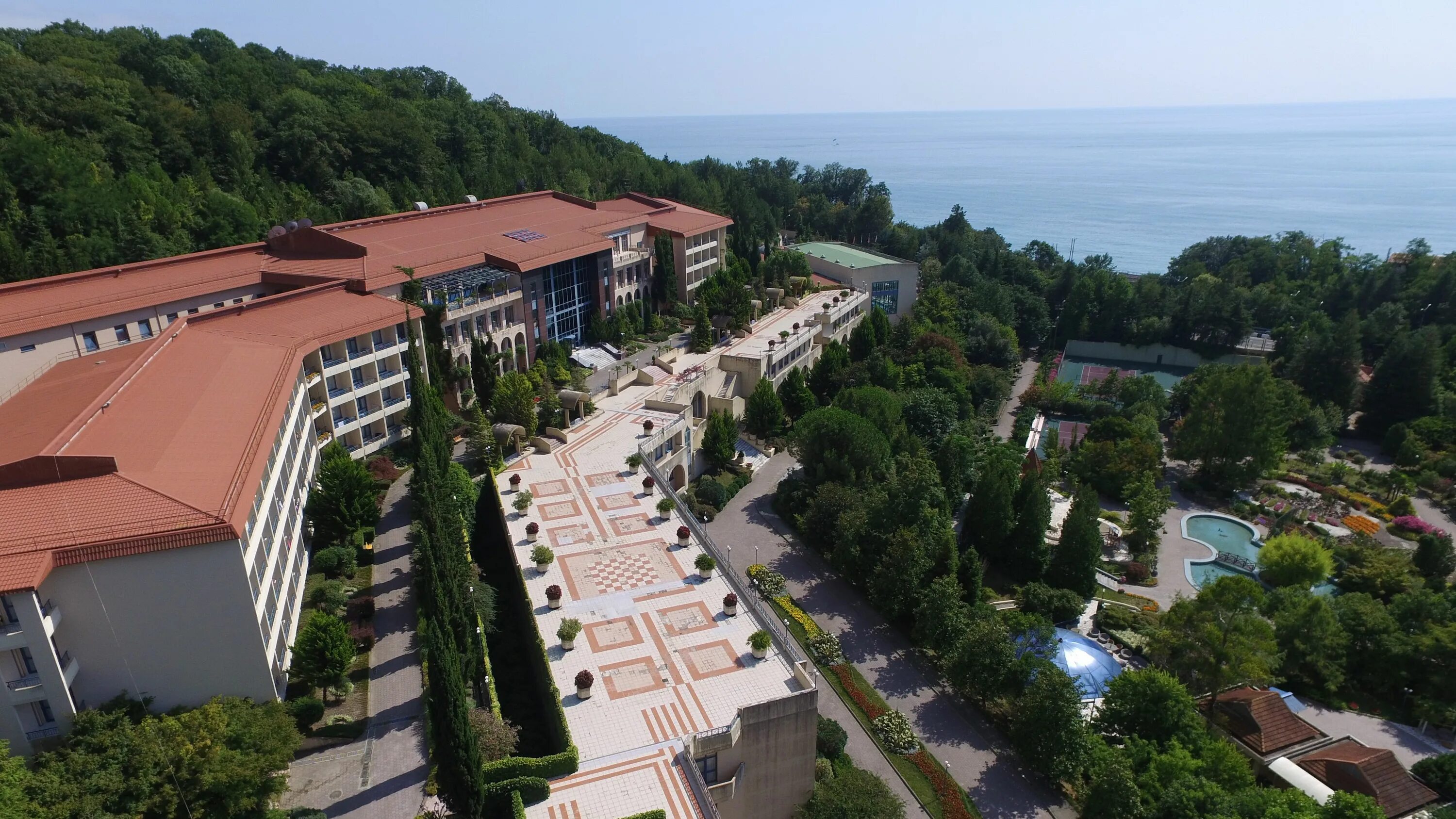 Санаторий Одиссея Wellness Resort. Пляж санатория Одиссея в Лазаревском. Одиссей санаторий Лазаревское. Одиссея Сочи санаторий. Отель одиссей лазаревское