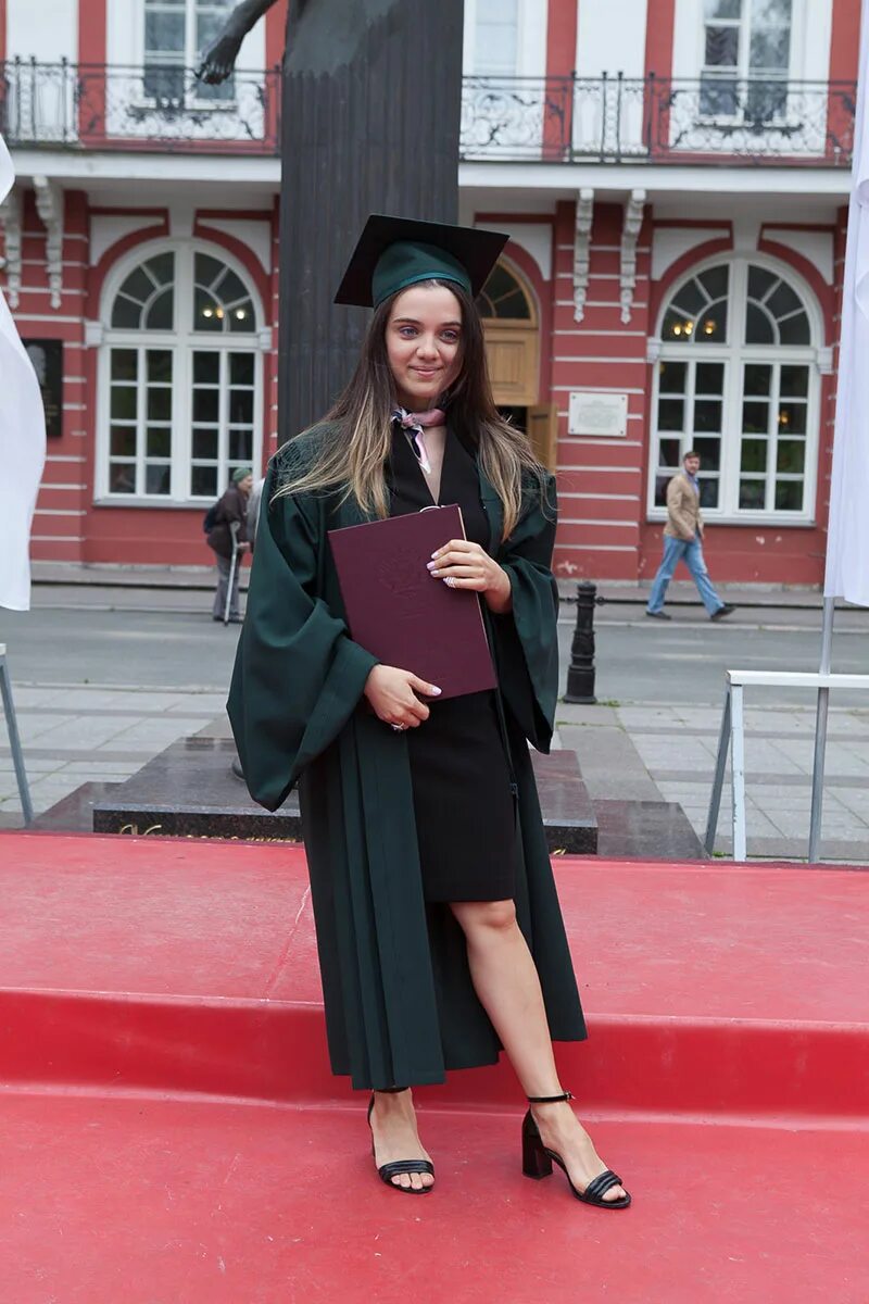 Известные выпускники спбгу. Оливия СПБГУ. СПБГУ выпускники. Выпускной СПБГУ. Выпускник магистра СПБГУ.