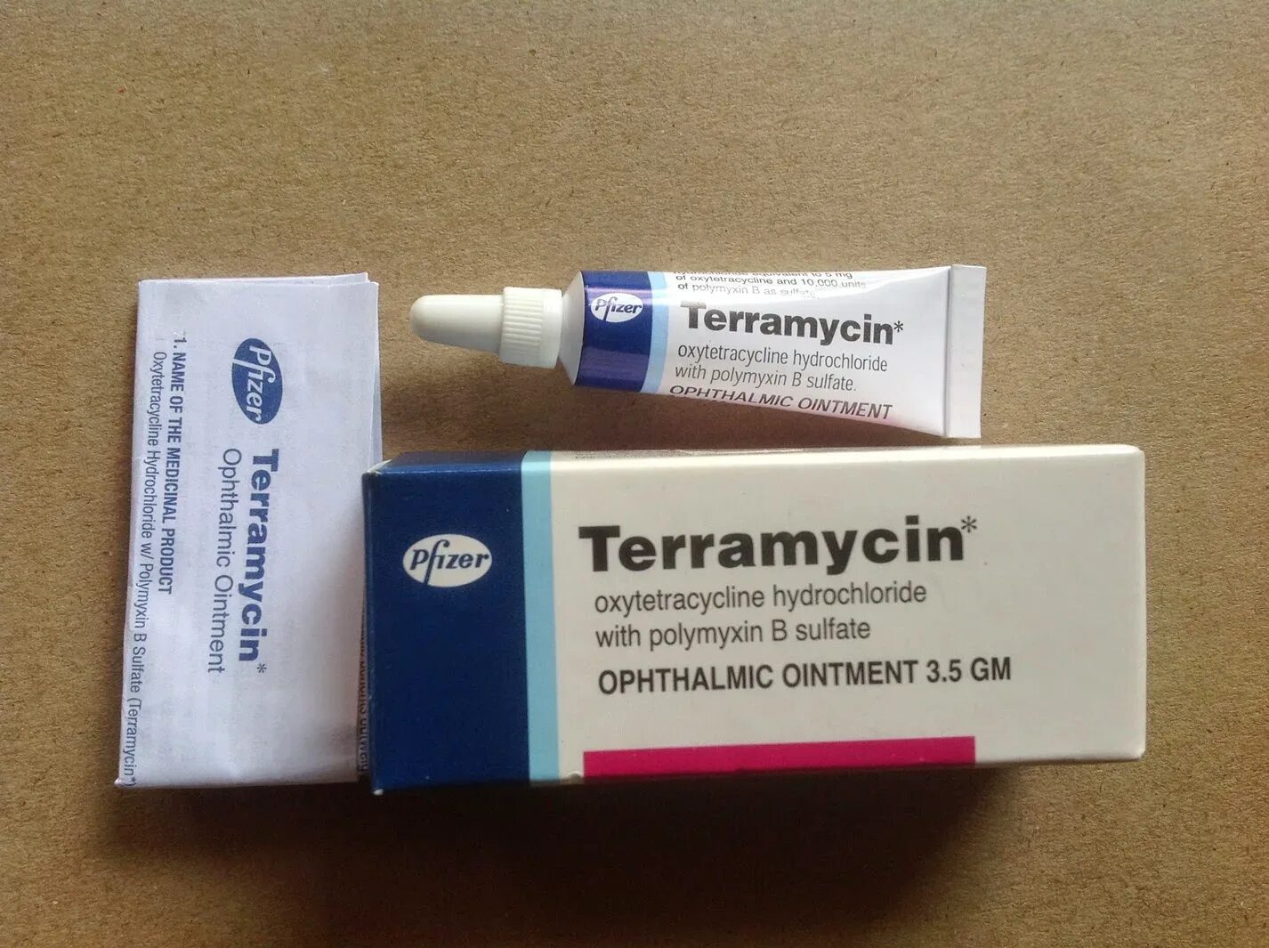 Террамицин мазь. Террамицин глазная мазь. terramycin мазь для глаз. terramycin турецкая мазь. террамицин мазь для людей.