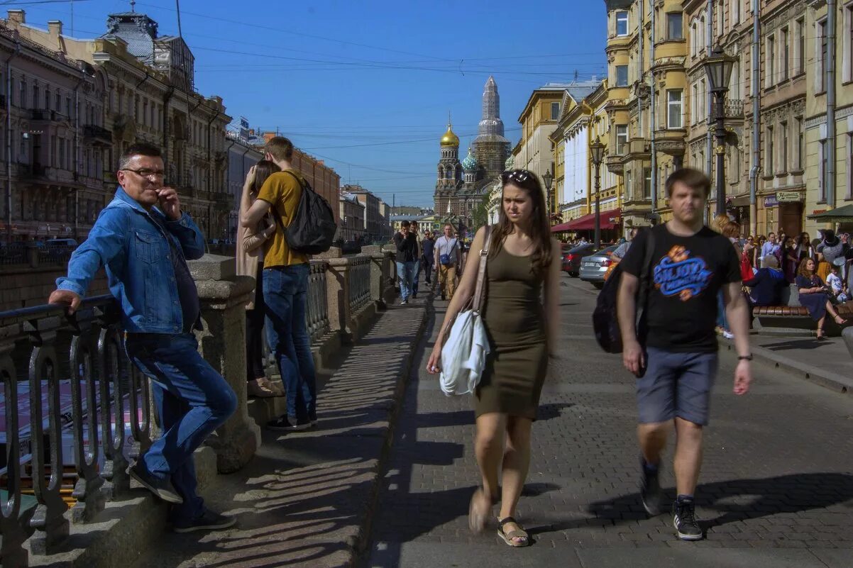 Питер люди. Жизнь в Питере. Уличная жизнь. Люди на улицах Питера. Приезжая в петербург меня восхищает архитектура