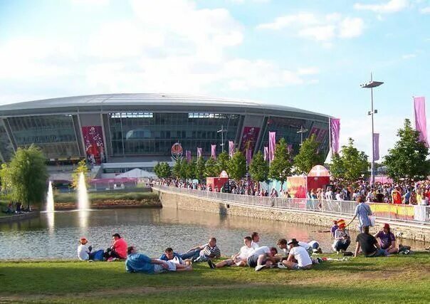 Донбасс арена евро 2012. Донбас арена компания фортис. Донбасс арена сейчас 2023. Донецк 2012 год. Донецк евро 2012 фото.