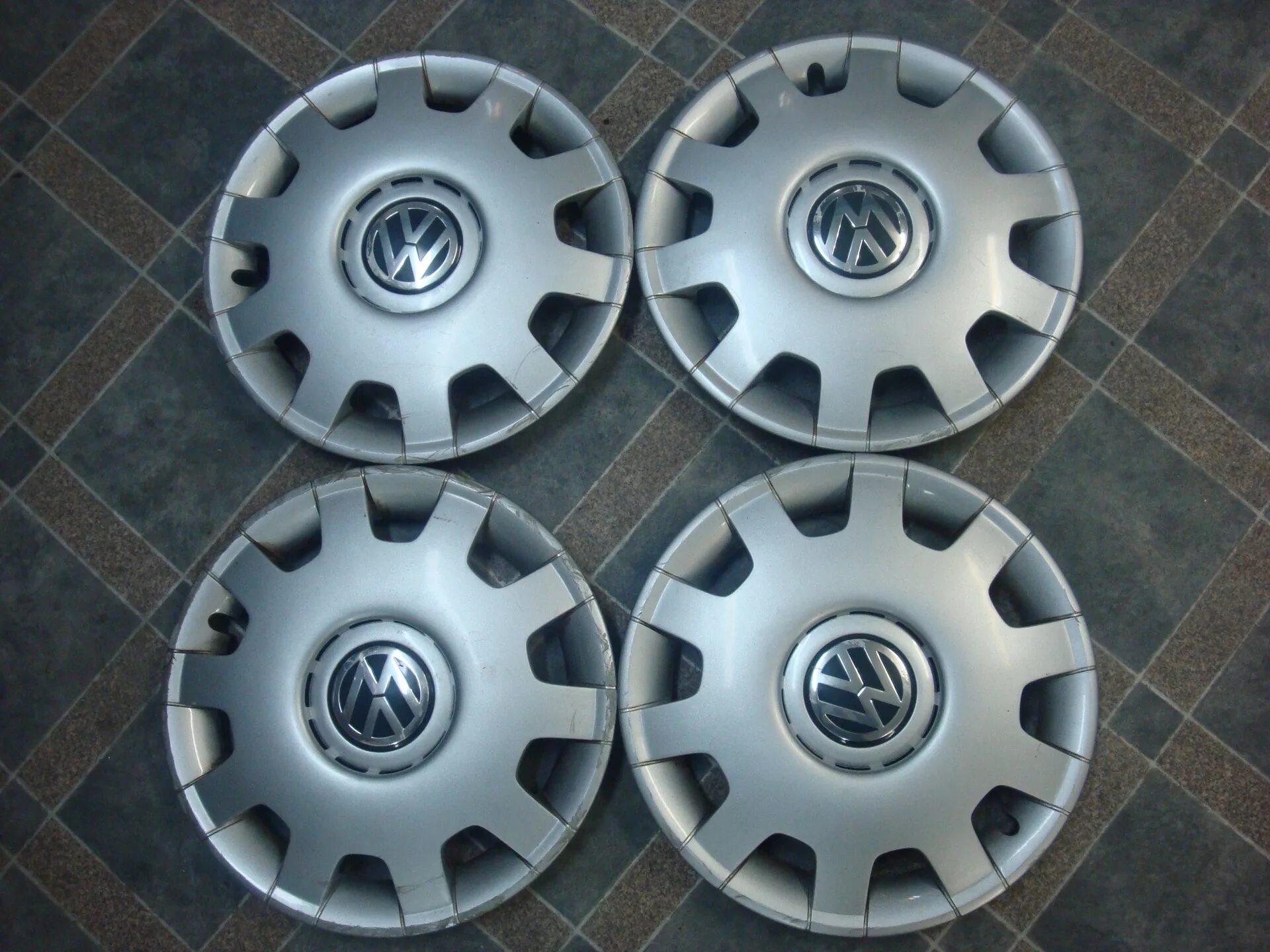 Колпаки r16 Volkswagen Passat b5. Колпаки Volkswagen r15 Passat b5. Колпаки Volkswagen Passat b3. Колпаки Фольксваген r14 оригинальные.