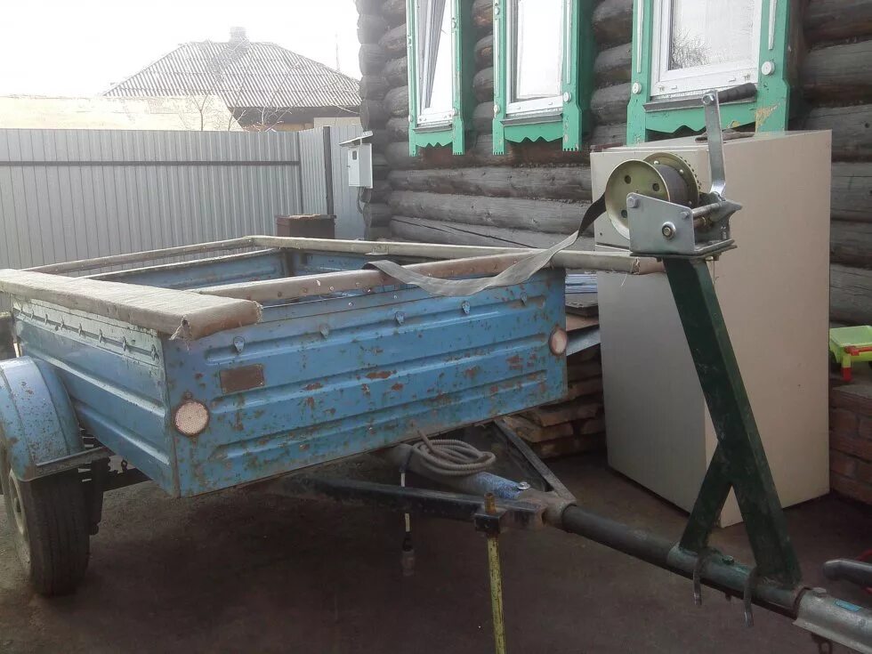 Лодочный прицеп мзса. Переделка прицепа для перевозки. Переделка прицепа для перевозки. Лодочный прицеп скиф. Ложементы на бортовой прицеп ммз.