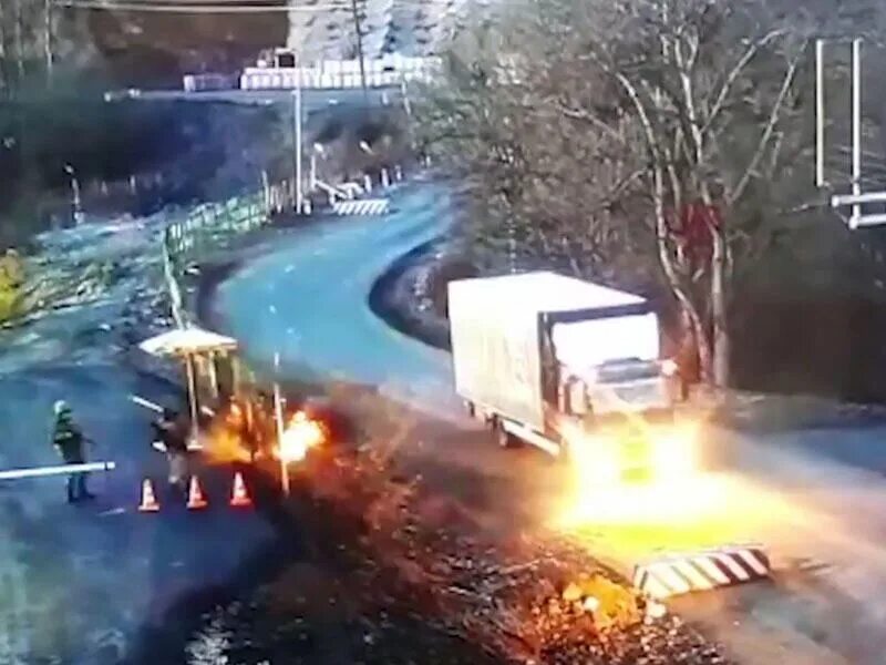 Бросил армян. Бросил армян. Армянский ствол. Танкиста карабах это азербайджан. Бросил армян.